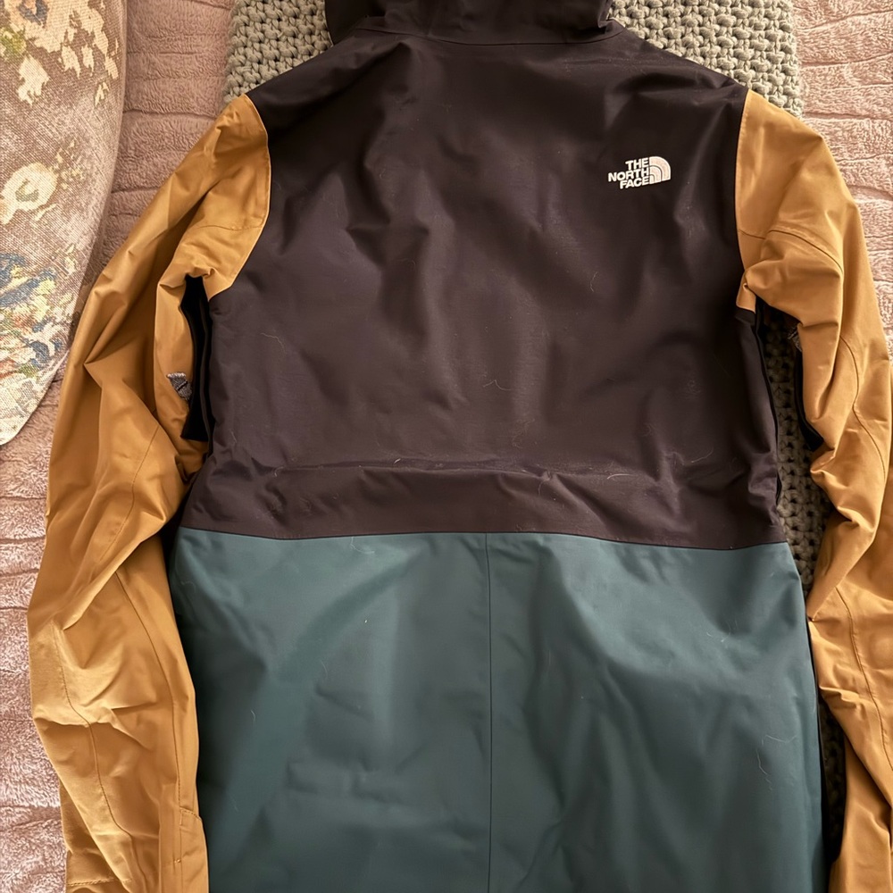 The North Face Women’s Black, Tan, and Green Jacket - Picture 2 of 5